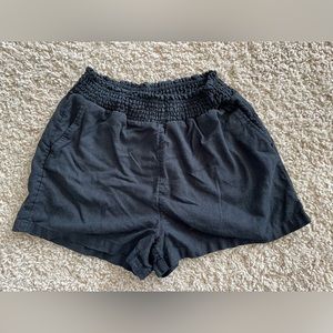 Women’s universal threads black shorts size small